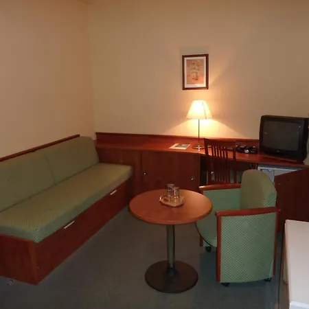 Praha Hotel 3*